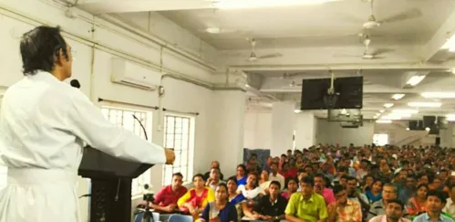 Prof. Dr. Satyajit Chakrabarti, Chancellor, University of Engineering & Management (UEM) giving the inaugural speech to the guardians who came along with their wards on the first day.