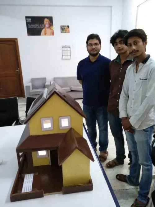 2018 passout students of UEM Jaipur under the guidance of their teacher Aritra Roy, developed a model of the buildings driven by complete solar electricity