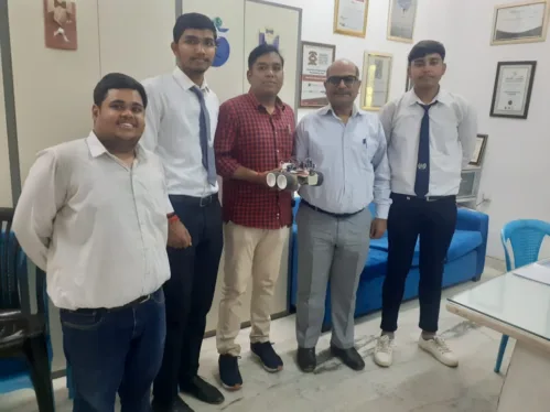 Students' mini project is a part of UEM JAIPUR curriculum every semester. This Ultra Sonic vision based radar system using ESP-32 with servo motor has been experimented by the students of Department of Computer Applications, University of Engineering & Management (UEM), JAIPUR under the supervision of Prof. Somen Nayak.