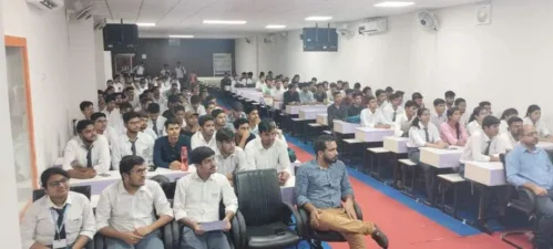 Students who have been selected at Kreeti Technologies as software developers shared their learning experiences with students of 1st year of all the courses in the Basement Auditorium of UEM Jaipur.