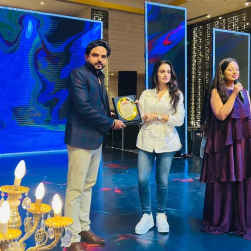 Dr. Gaurav Shrivastava, Associate Professor, Department of Physiotherapy at UEM Jaipur, has been Honoured with an Inspiring leader and academic excellence in physiotherapy award.
