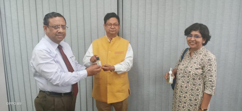 UEM Kolkata Biotech department made Hand Sanitizers and handed over samples to the Government authorities of HIDCO