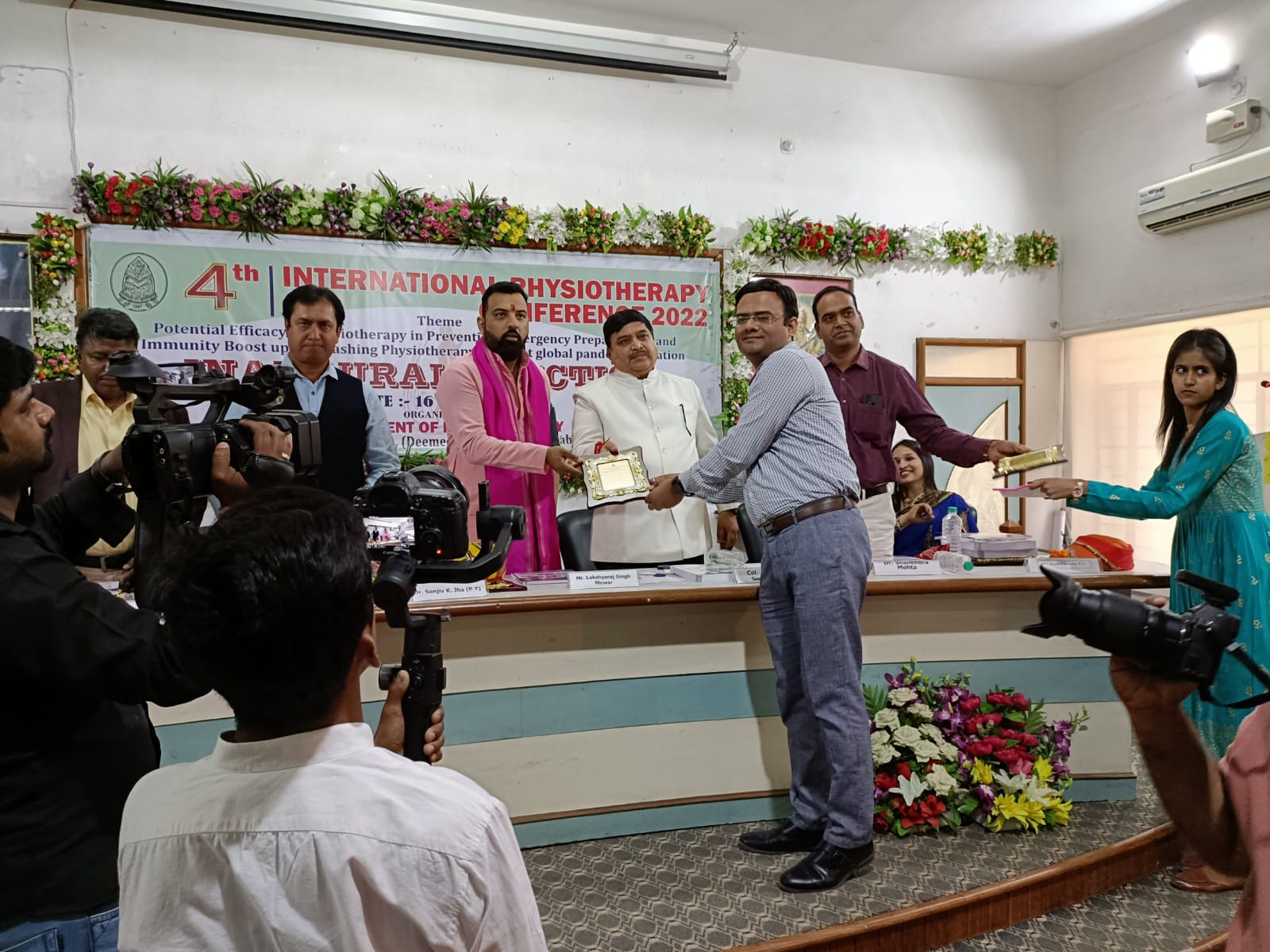 Dr. Shantanu Sharma, received the SIGNIFICANT CONTRIBUTION AWARD in the field of Physiotherapy