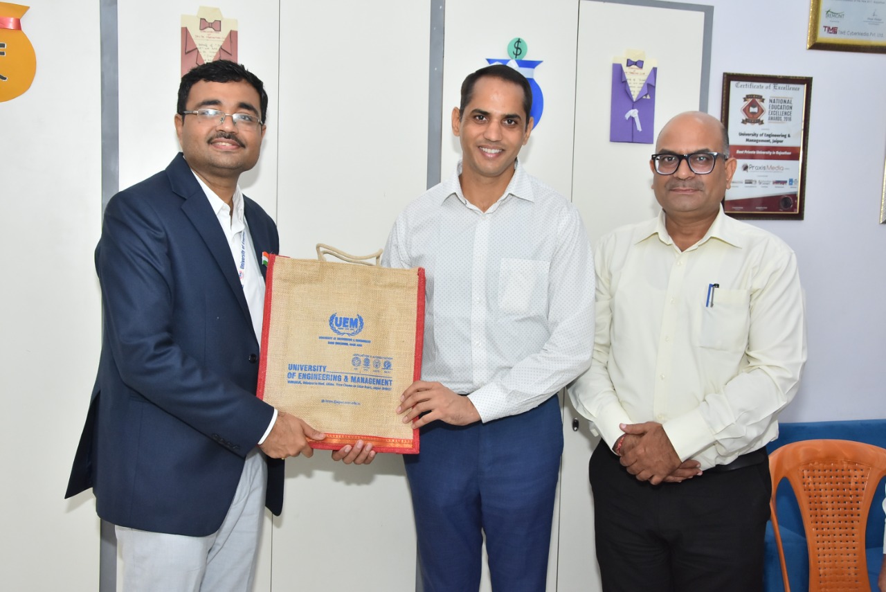 SRL Labs Ltd, Jaipur visited the University of Engineering & Management (UEM), JAIPUR Campus on 8th Nov, 2022, with opportunities like hospital postings, internships and other facilities for our Physiotherapy (BPT) students.