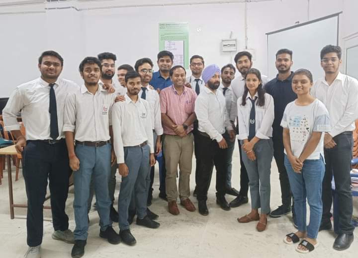 Department of Computer Science & Engineering, University of Engineering & Management (UEM), JAIPUR has successfully conducted a 6-day industry-ready program on Oracle for final-year students.