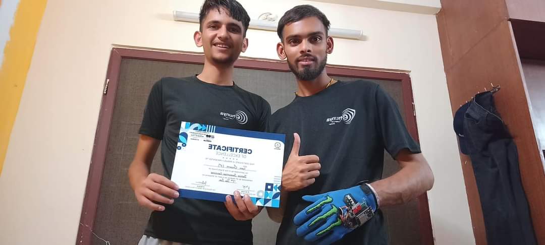 Yesterday, Yogesh Taparia and Sumit Lamba, students of the University of Engineering & Management (UEM), JAIPUR, have stood 2nd runner-up at "Robowars 8kg"