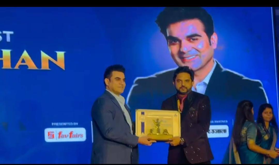 Dr. Gaurav Shrivastava Honored with "Best Physiotherapist of the Year" Award.