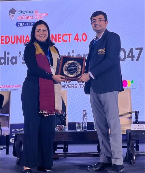It was really good for us to receive this token of appreciation from Ms. Prashasti Rastogi, Sr Director, Campus and Government, India Head Coursera at the Collegedunia Connect 4.0 education summit.